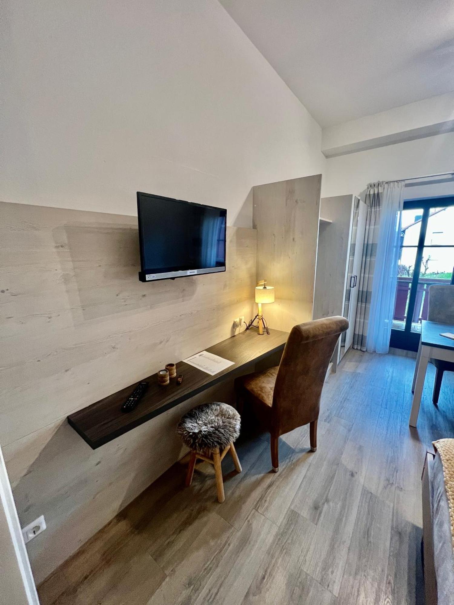 Wunderschoenes Apartment Mit Bademantelgang Zur Wohlfuehltherme Bad Griesbach  Luaran gambar